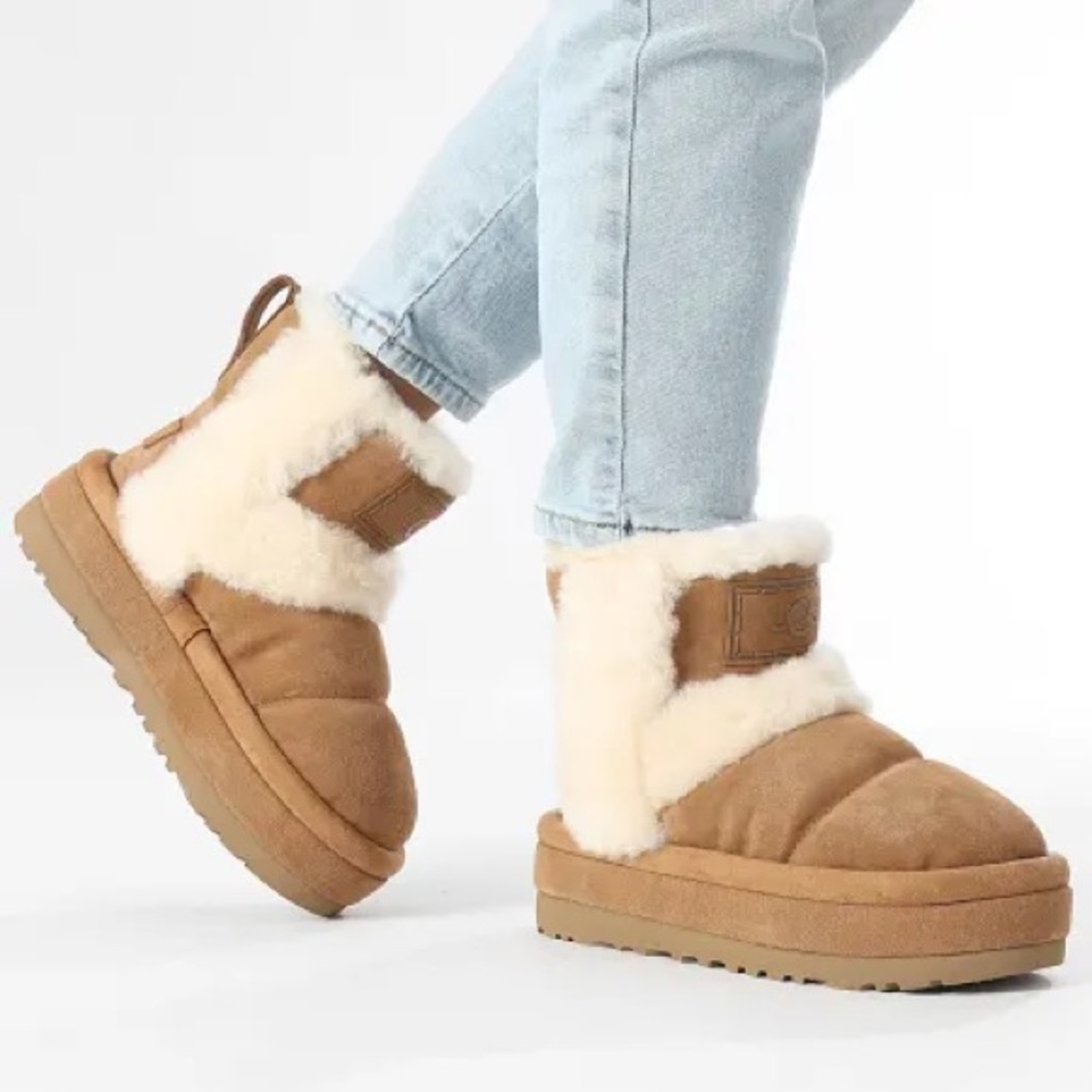UGG® Classic Chillapeak Genuine Shearling
Trimmed Boot - Picture 3 of 16